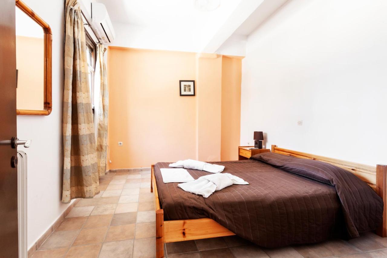 One Bedroom Apartment With Kitchenette# 12 A Raches  Exterior photo